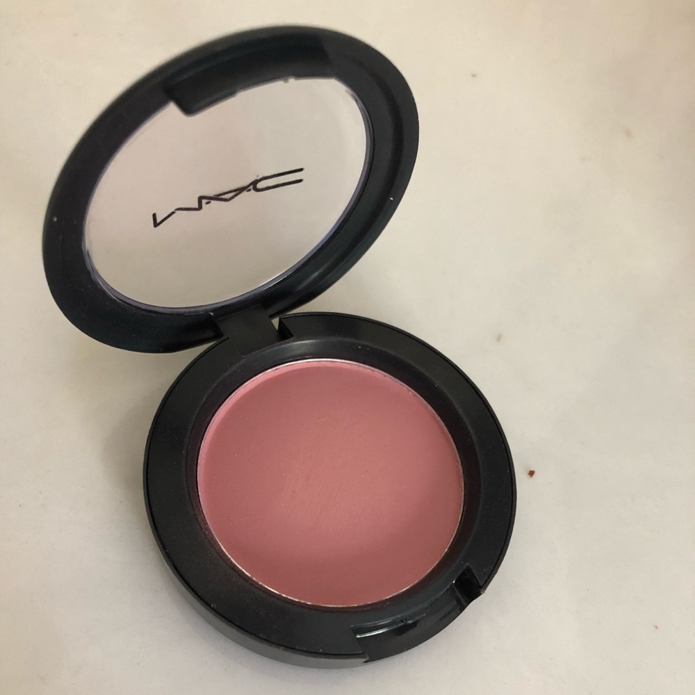 MAC sheertone blush in Coygirl